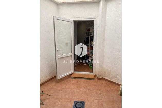 Tweedehands - Villa -
Torrevieja - Centro - Muelle Pesquero