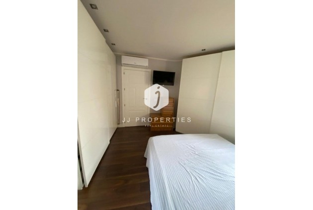 Tweedehands - Villa -
Torrevieja - Centro - Muelle Pesquero