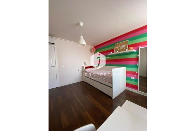 Tweedehands - Villa -
Torrevieja - Centro - Muelle Pesquero