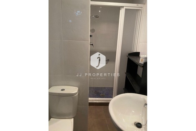 Tweedehands - Villa -
Torrevieja - Centro - Muelle Pesquero