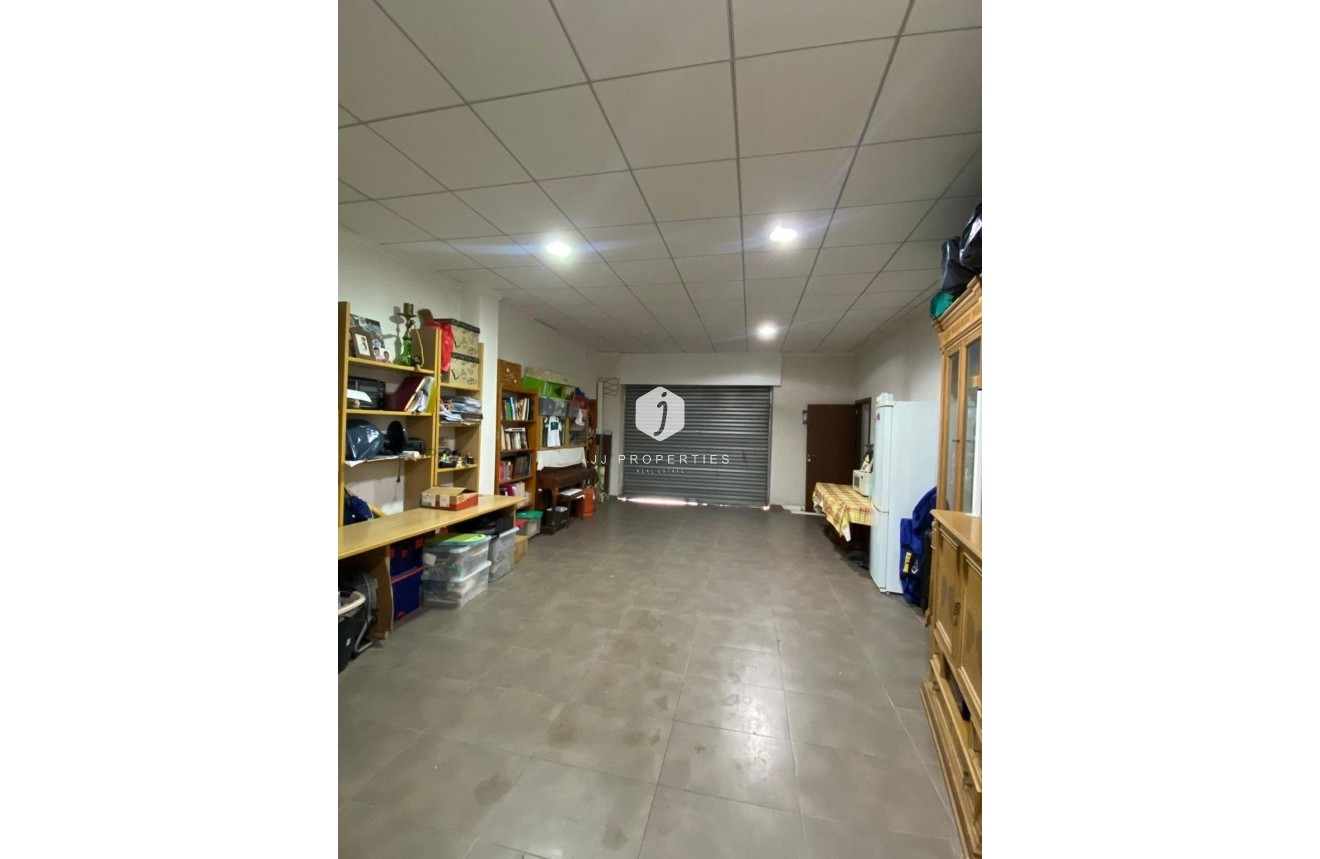 Tweedehands - Villa -
Torrevieja - Centro - Muelle Pesquero