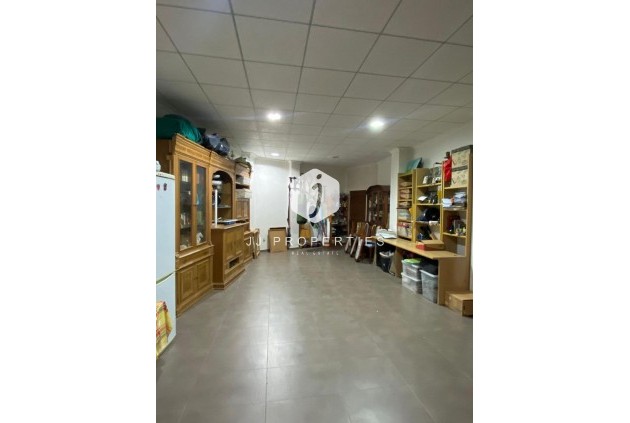 Tweedehands - Villa -
Torrevieja - Centro - Muelle Pesquero