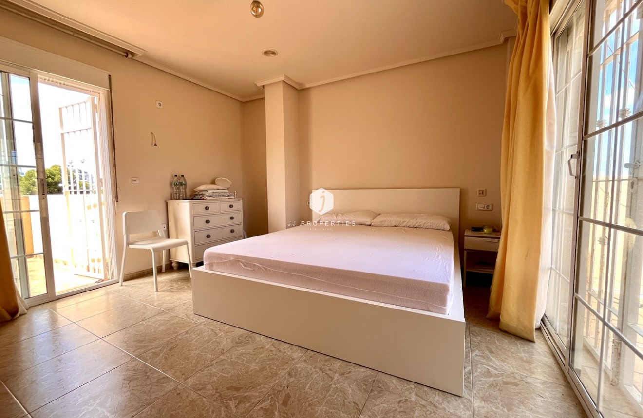 Tweedehands - Villa -
La Zenia - Costa Blanca