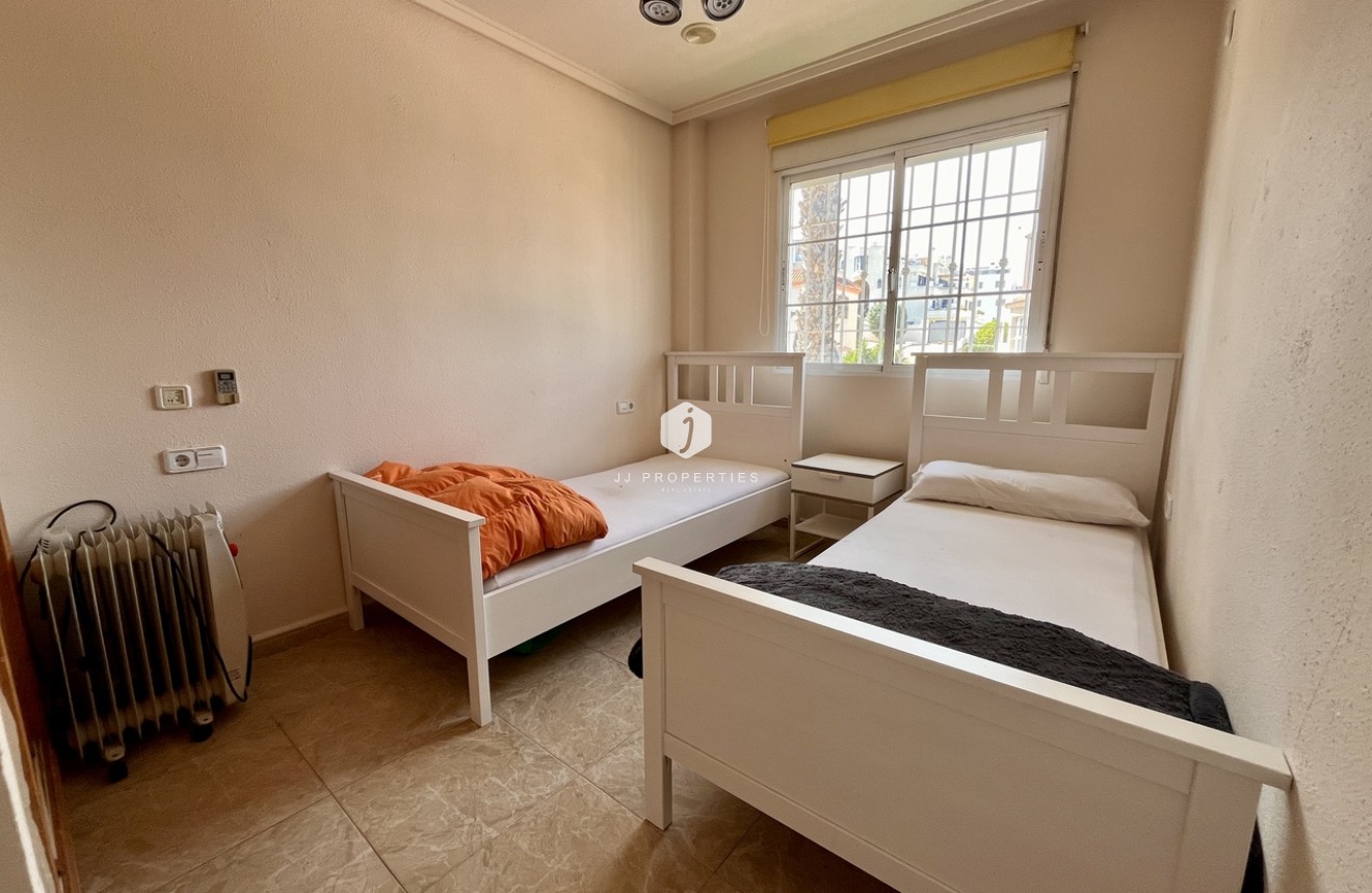 Tweedehands - Villa -
La Zenia - Costa Blanca