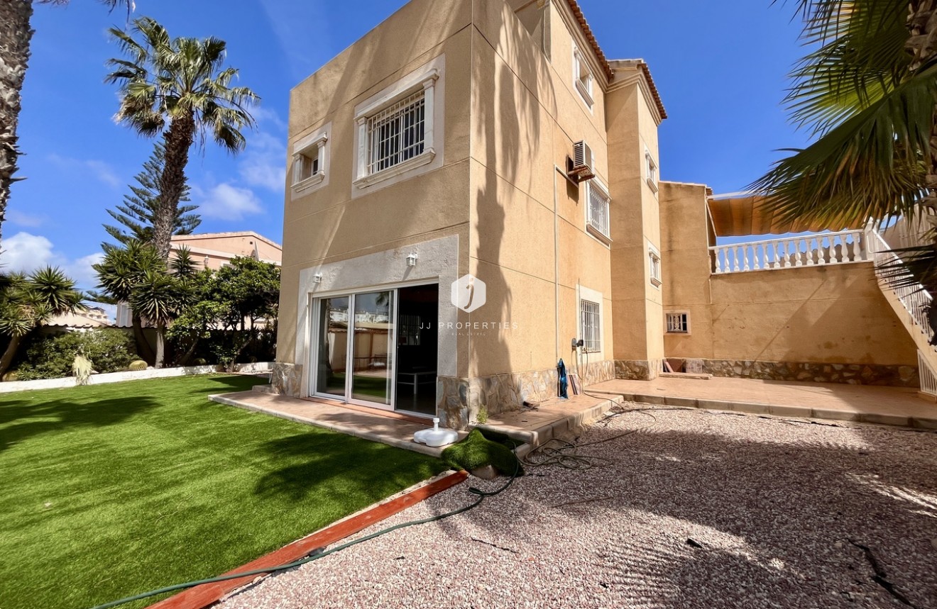 Tweedehands - Villa -
La Zenia - Costa Blanca