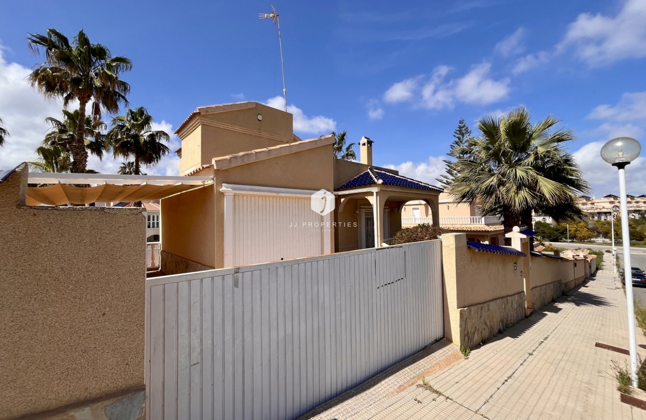 Tweedehands - Villa -
La Zenia - Costa Blanca