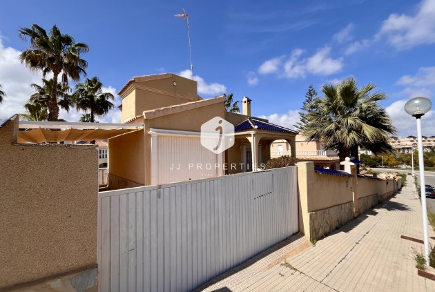 Tweedehands - Villa -
La Zenia - Costa Blanca