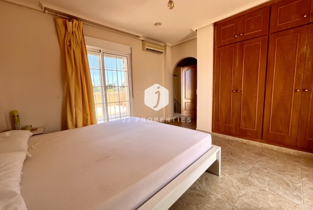 Tweedehands - Villa -
La Zenia - Costa Blanca