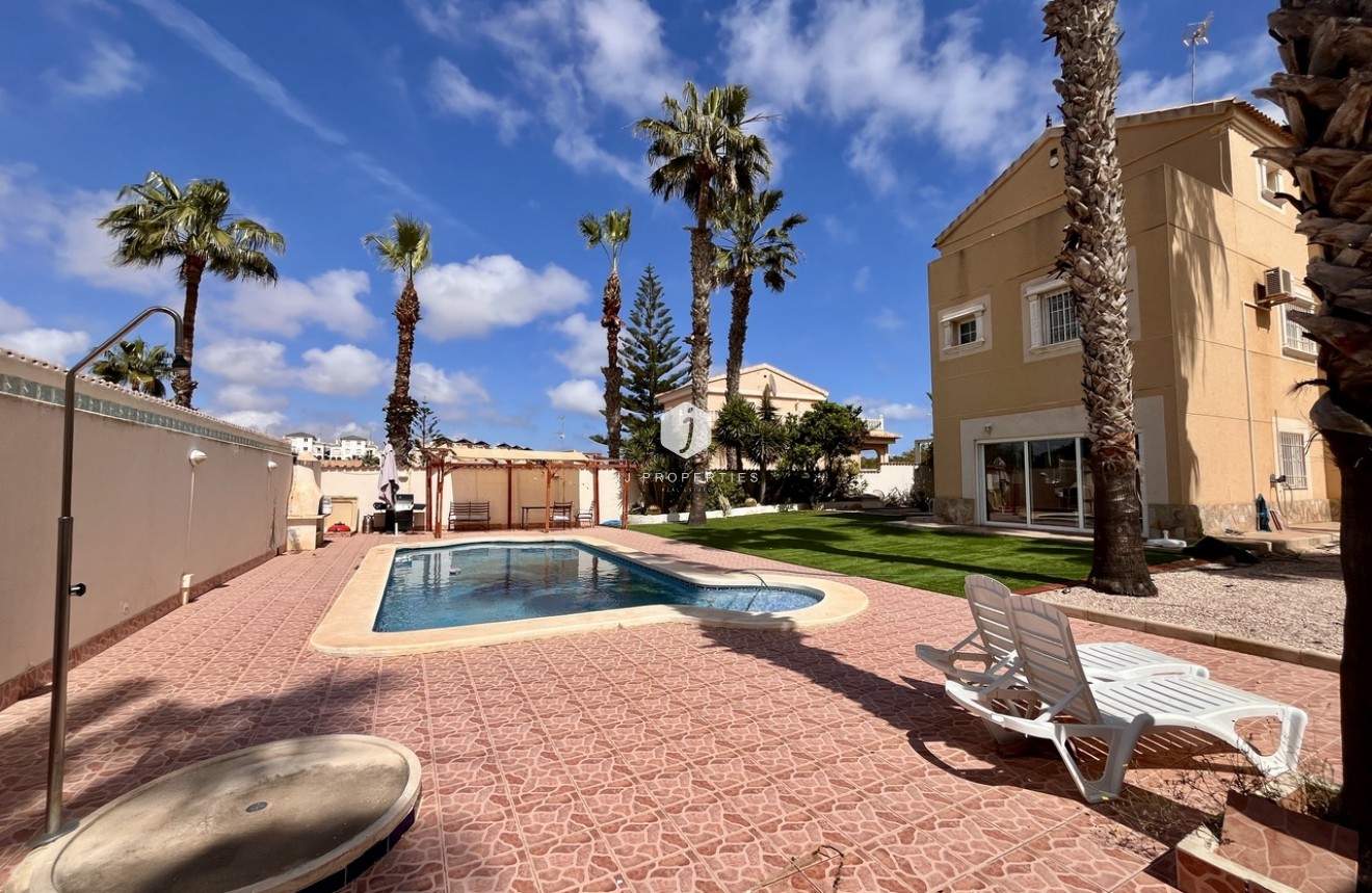Tweedehands - Villa -
La Zenia - Costa Blanca