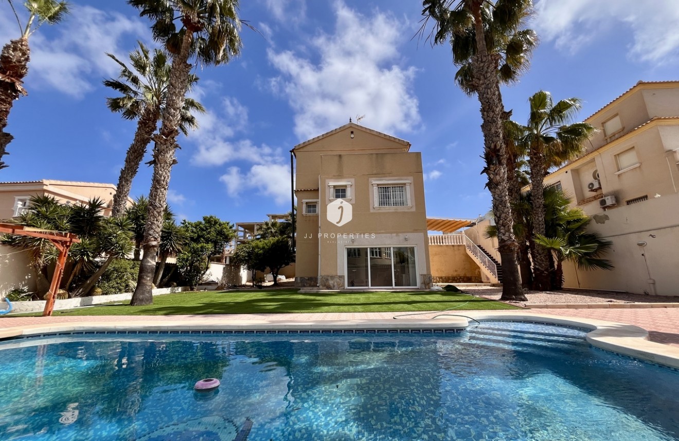 Tweedehands - Villa -
La Zenia - Costa Blanca