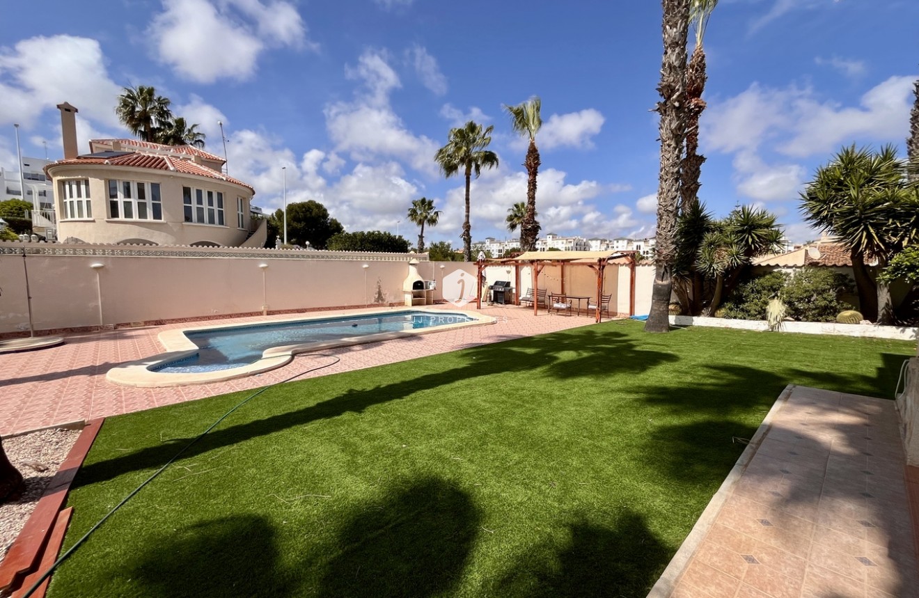 Tweedehands - Villa -
La Zenia - Costa Blanca