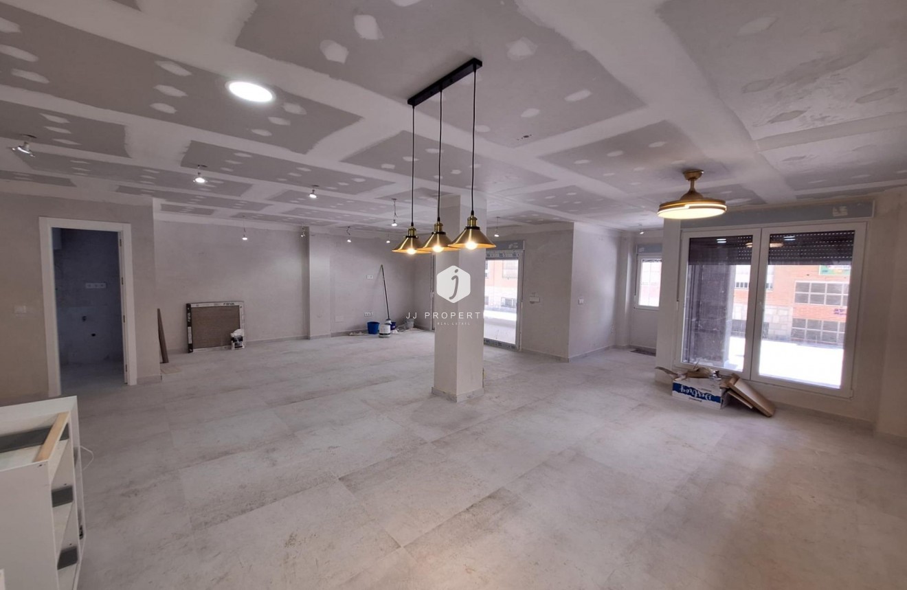 Tweedehands - Appartement / flat -
Torrevieja - Acequion