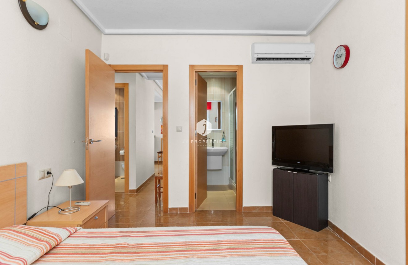 Tweedehands - Appartement / flat -
Torrevieja - Costa Blanca