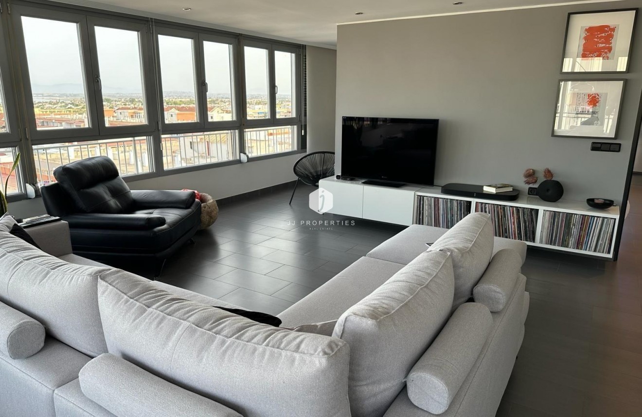 Tweedehands - Penthouse -
Torrevieja - El Acequión - Los Náufragos