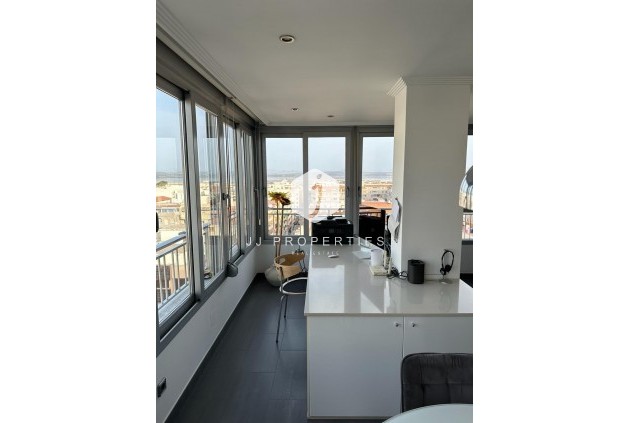 Tweedehands - Penthouse -
Torrevieja - El Acequión - Los Náufragos