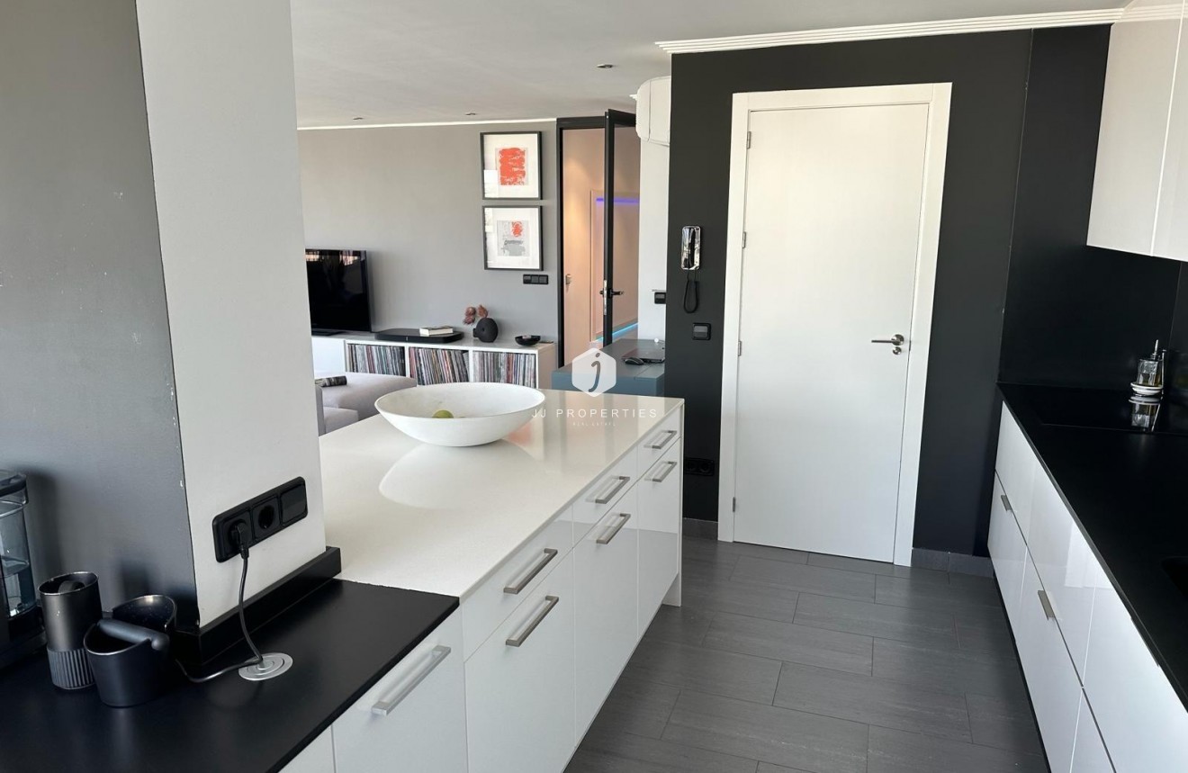 Tweedehands - Penthouse -
Torrevieja - El Acequión - Los Náufragos