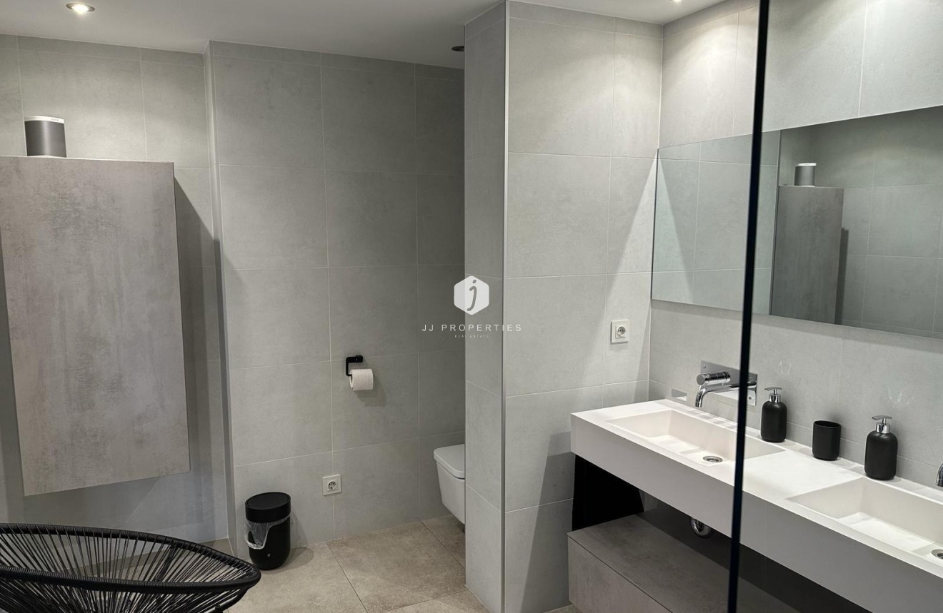 Tweedehands - Penthouse -
Torrevieja - El Acequión - Los Náufragos