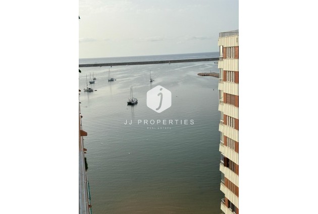 Tweedehands - Penthouse -
Torrevieja - El Acequión - Los Náufragos