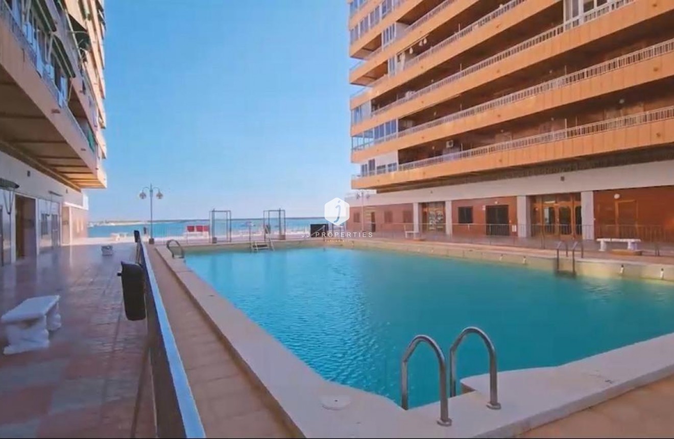 Tweedehands - Penthouse -
Torrevieja - El Acequión - Los Náufragos