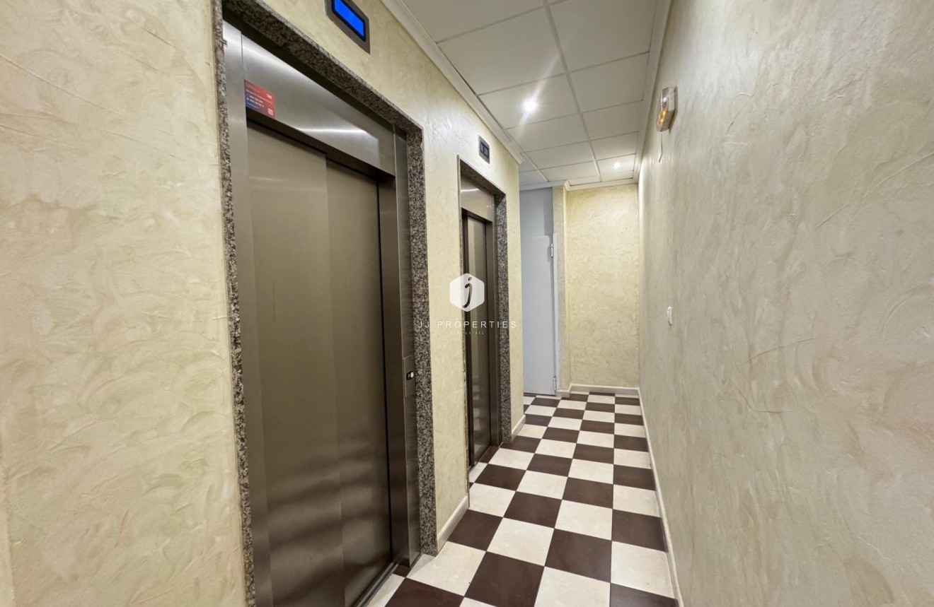 Tweedehands - Appartement / flat -
Torrevieja - Costa Blanca