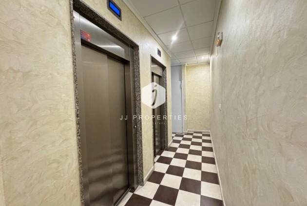 Tweedehands - Appartement / flat -
Torrevieja - Costa Blanca