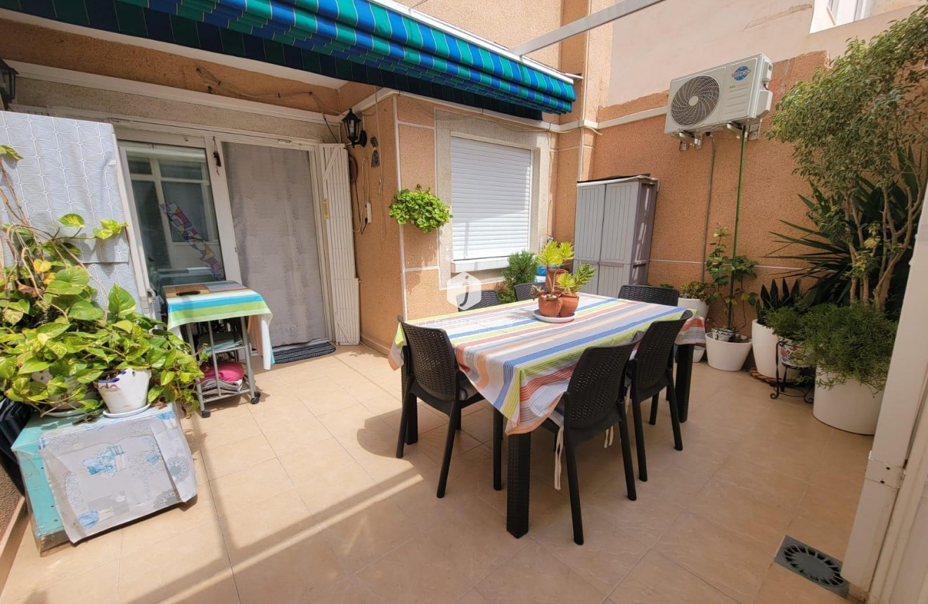 Tweedehands - Appartement / flat -
Torrevieja - Playa del Cura