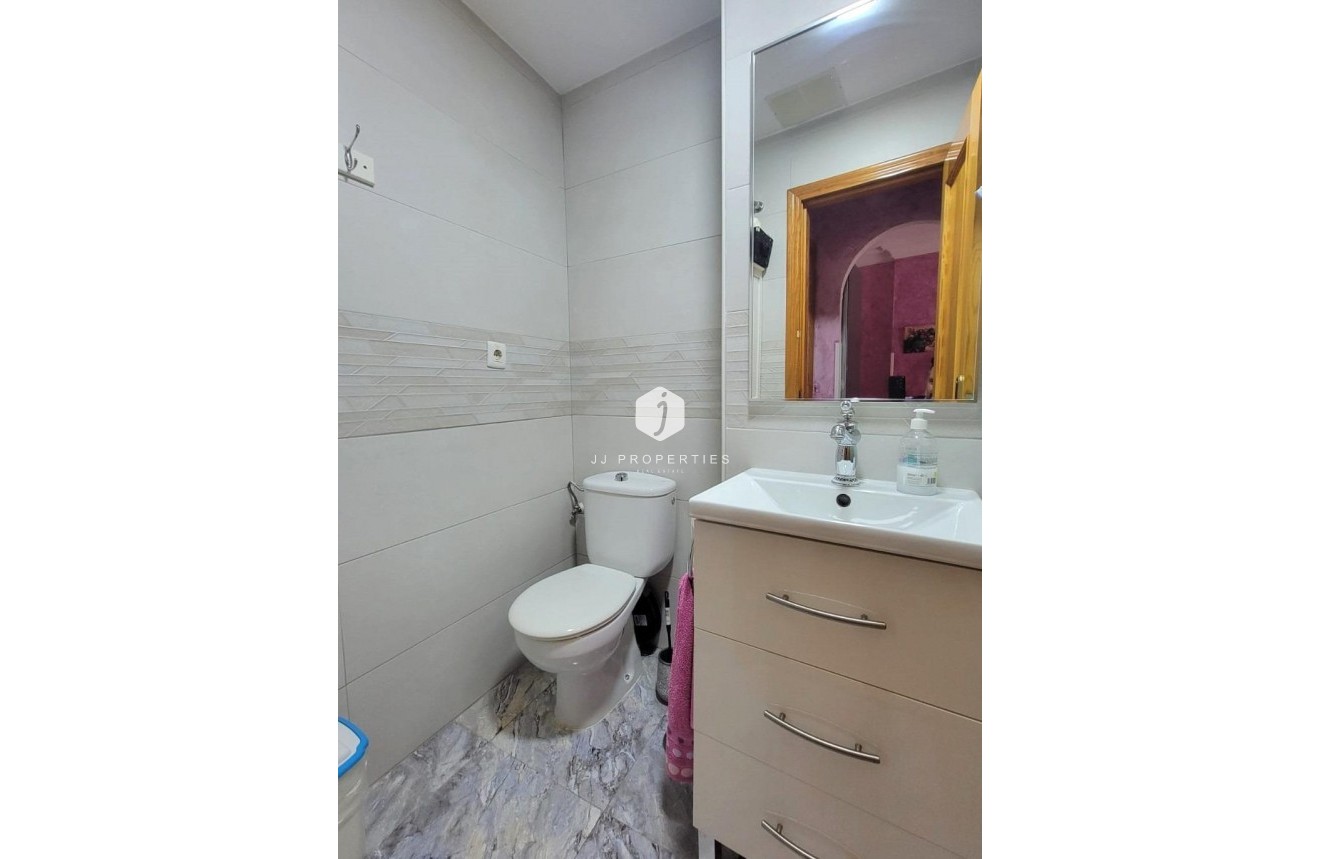 Tweedehands - Appartement / flat -
Torrevieja - Playa del Cura
