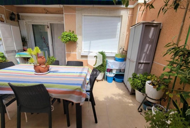Tweedehands - Appartement / flat -
Torrevieja - Playa del Cura