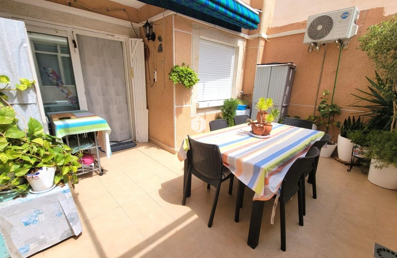 Tweedehands - Appartement / flat -
Torrevieja - Playa del Cura