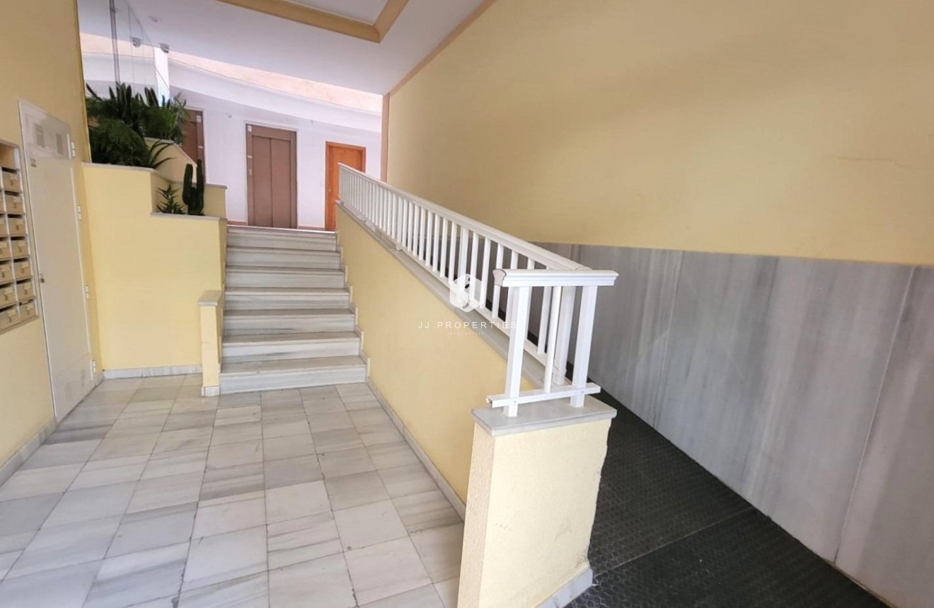 Tweedehands - Appartement / flat -
Torrevieja - Playa del Cura