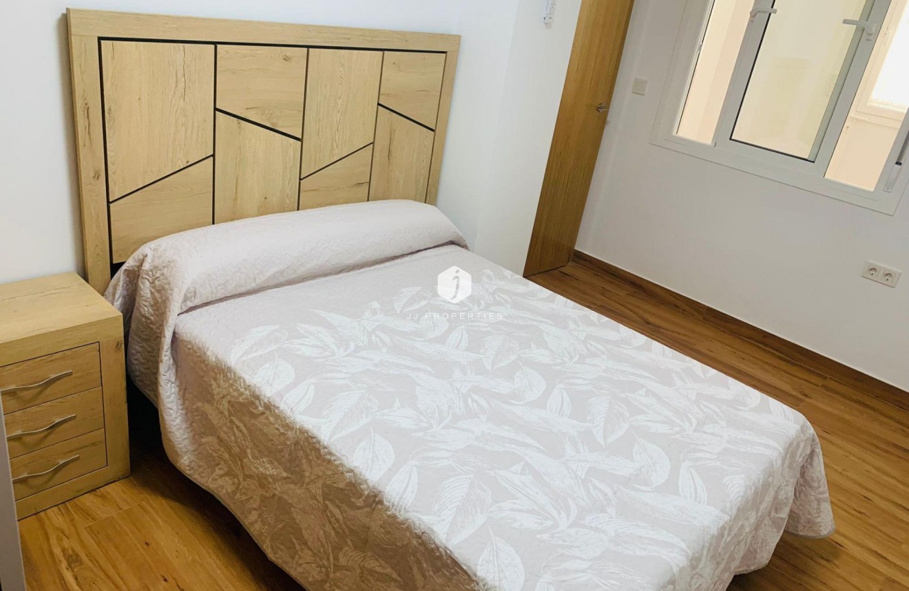 Tweedehands - Appartement / flat -
Torrevieja - Playa del Cura