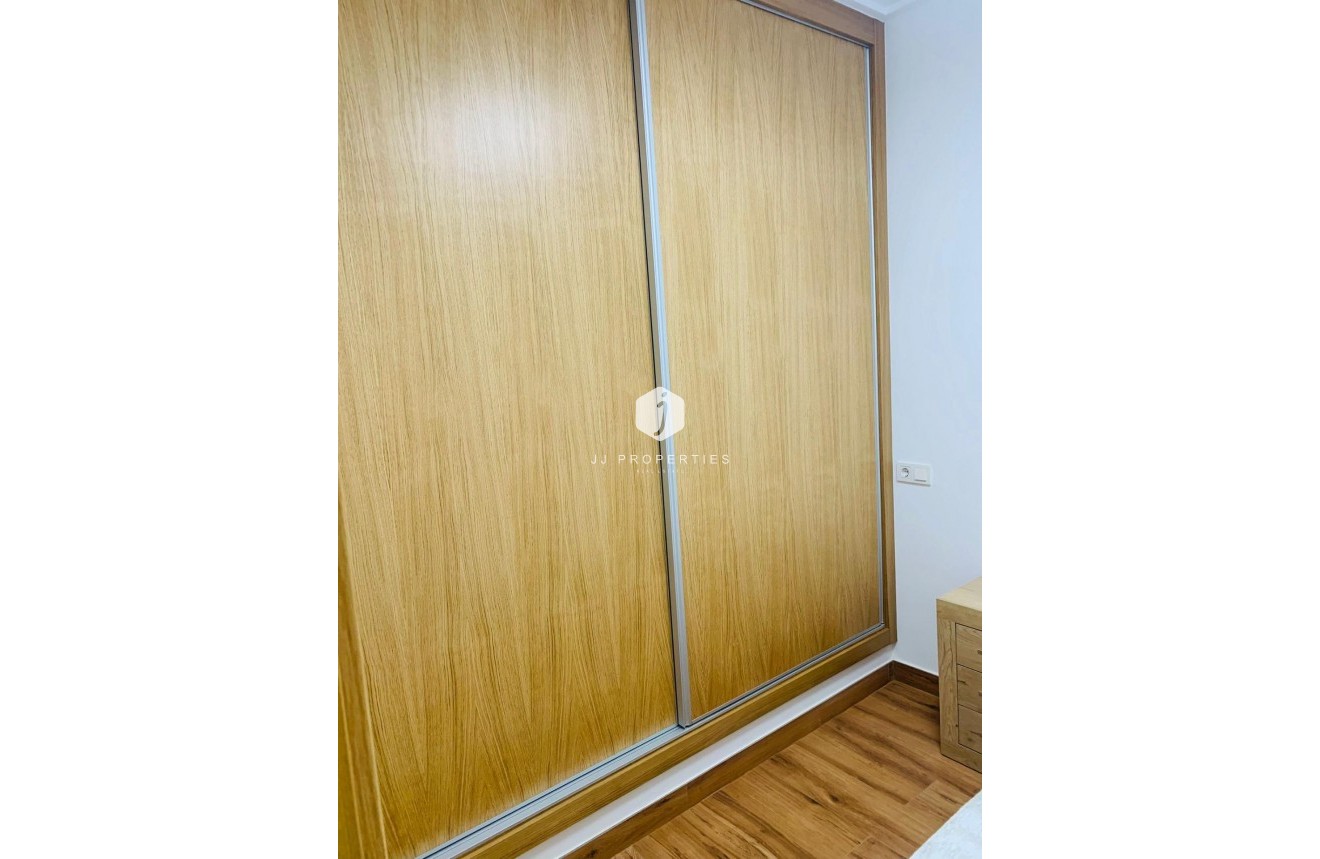 Tweedehands - Appartement / flat -
Torrevieja - Playa del Cura