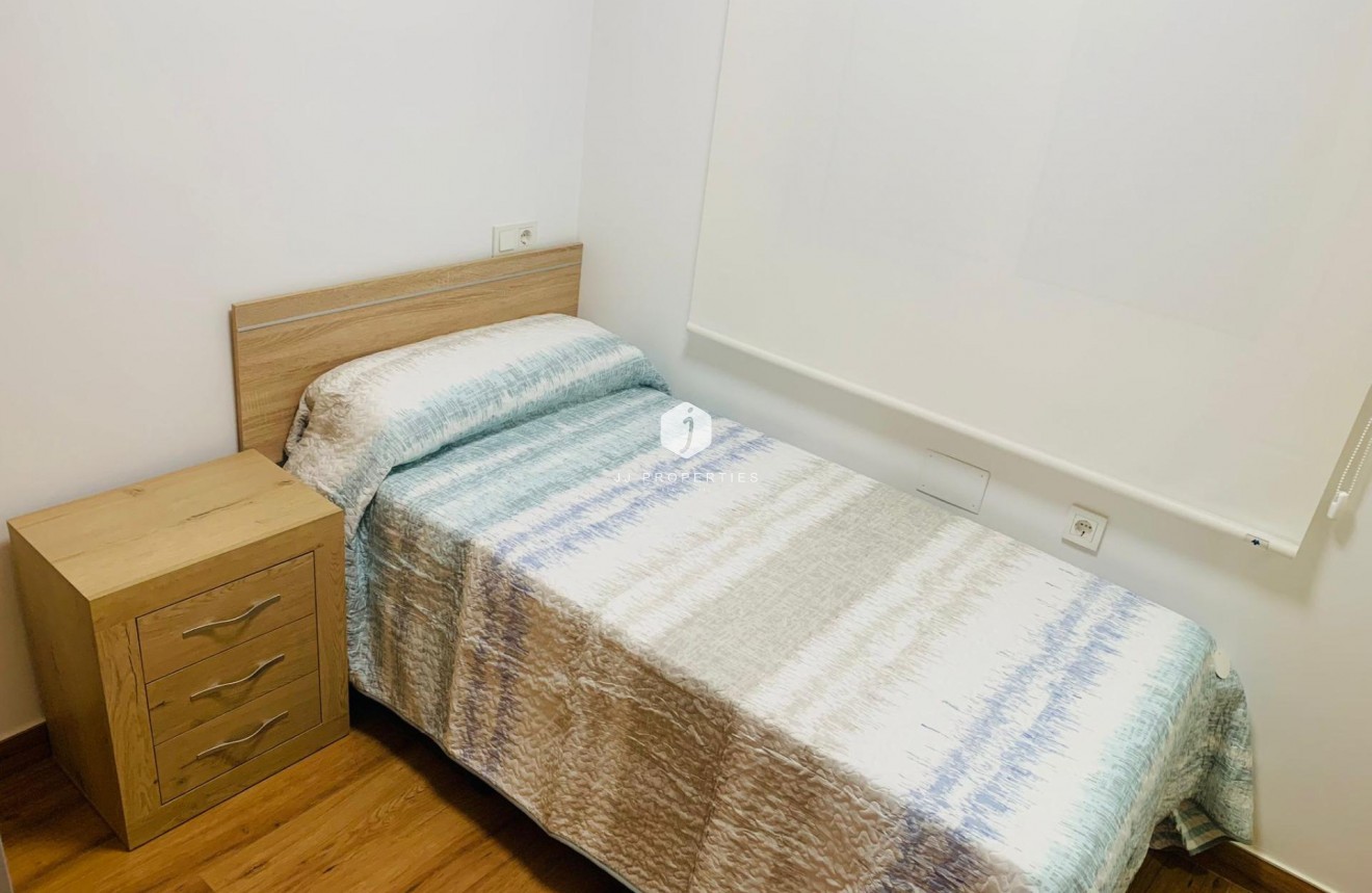 Tweedehands - Appartement / flat -
Torrevieja - Playa del Cura