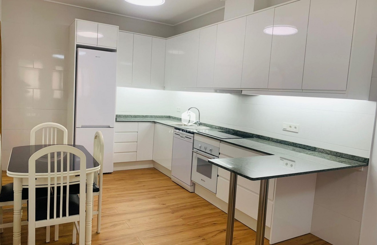 Tweedehands - Appartement / flat -
Torrevieja - Playa del Cura