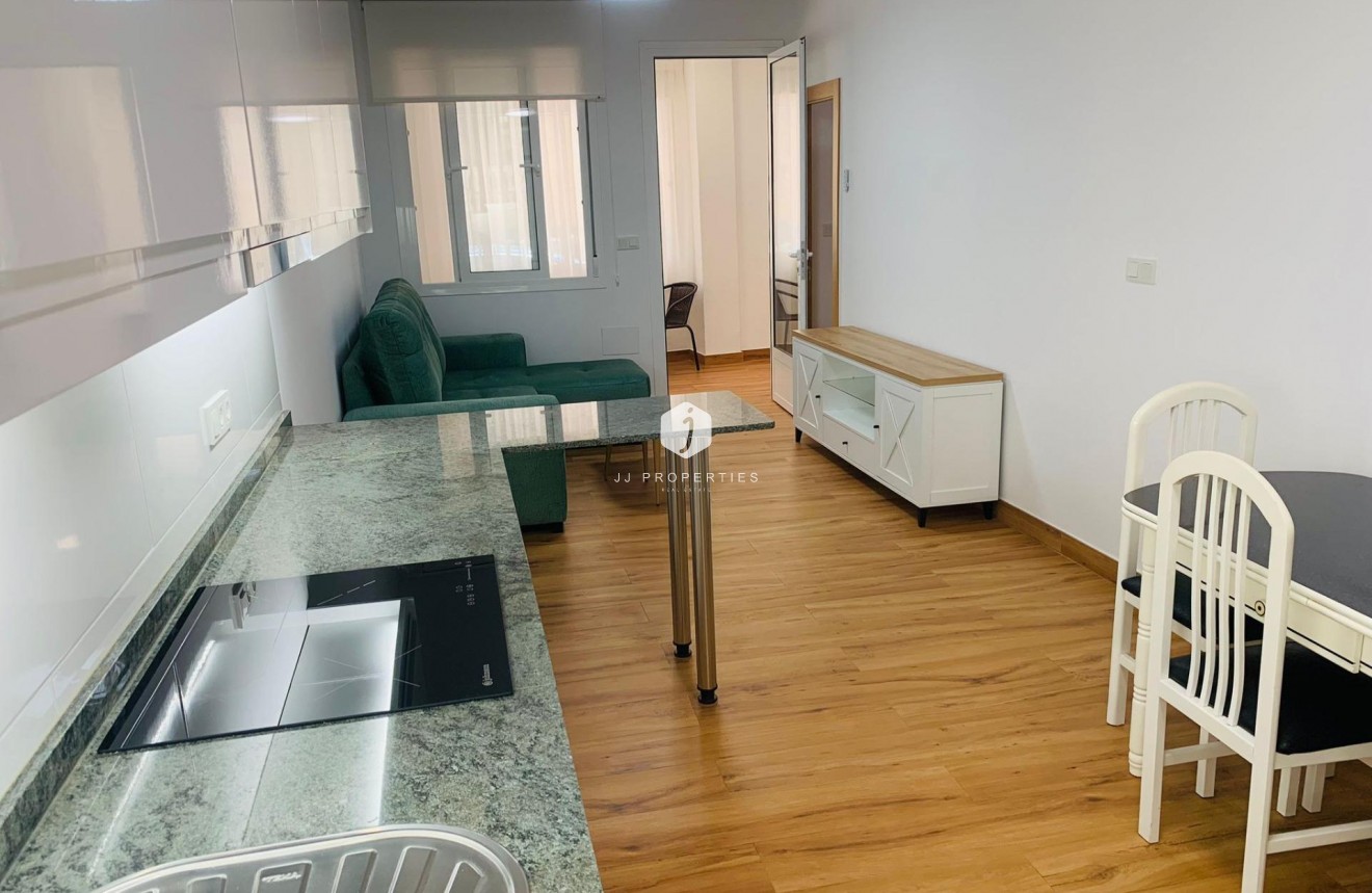 Tweedehands - Appartement / flat -
Torrevieja - Playa del Cura