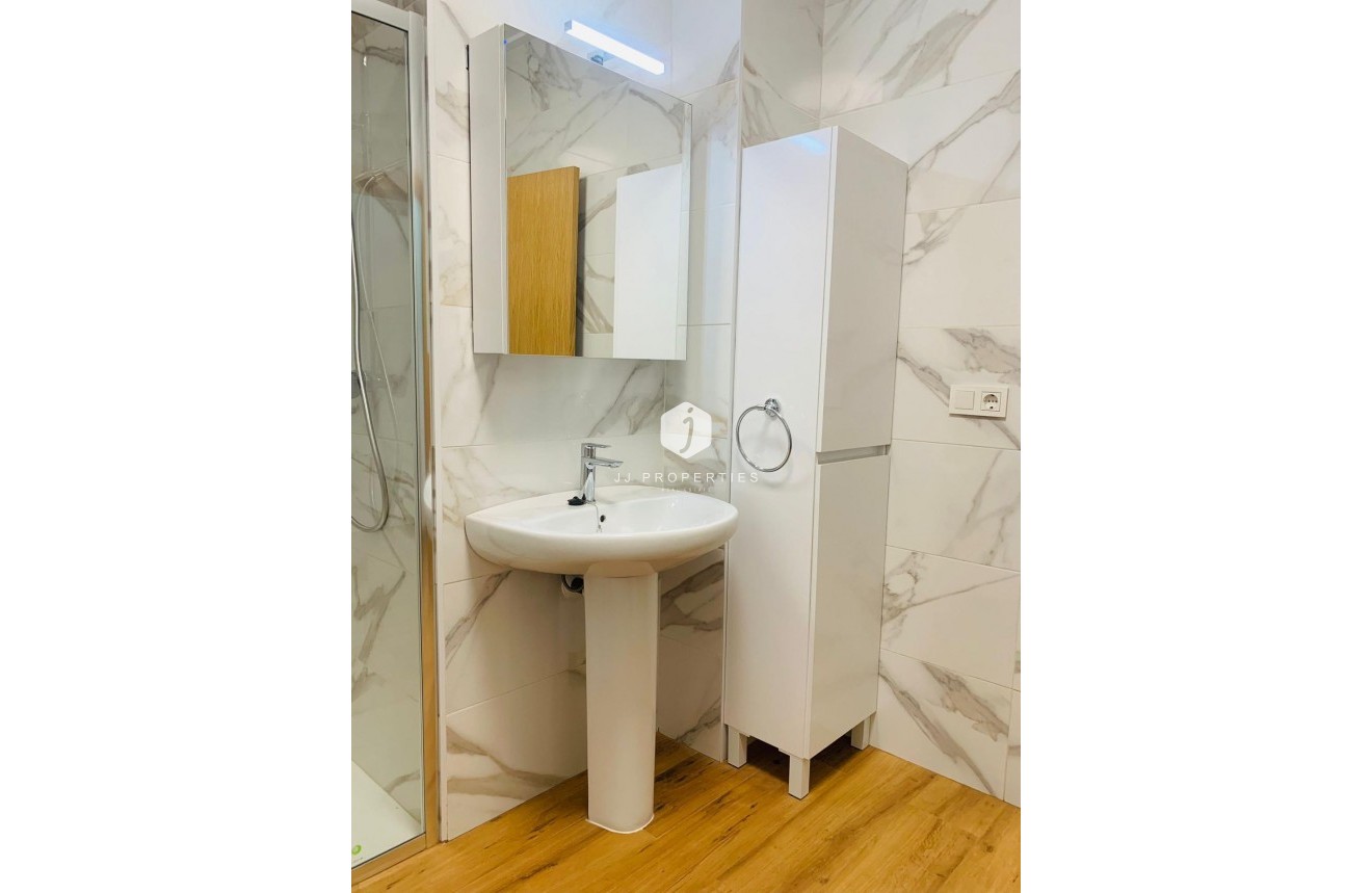 Tweedehands - Appartement / flat -
Torrevieja - Playa del Cura