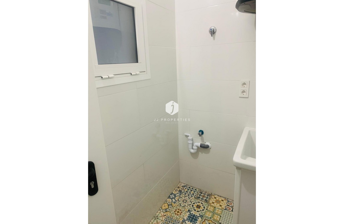 Tweedehands - Appartement / flat -
Torrevieja - Playa del Cura