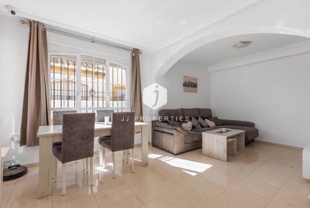 Z drugiej ręki - Szalet -
Orihuela Costa - Lomas De Cabo Roig-los Dolses