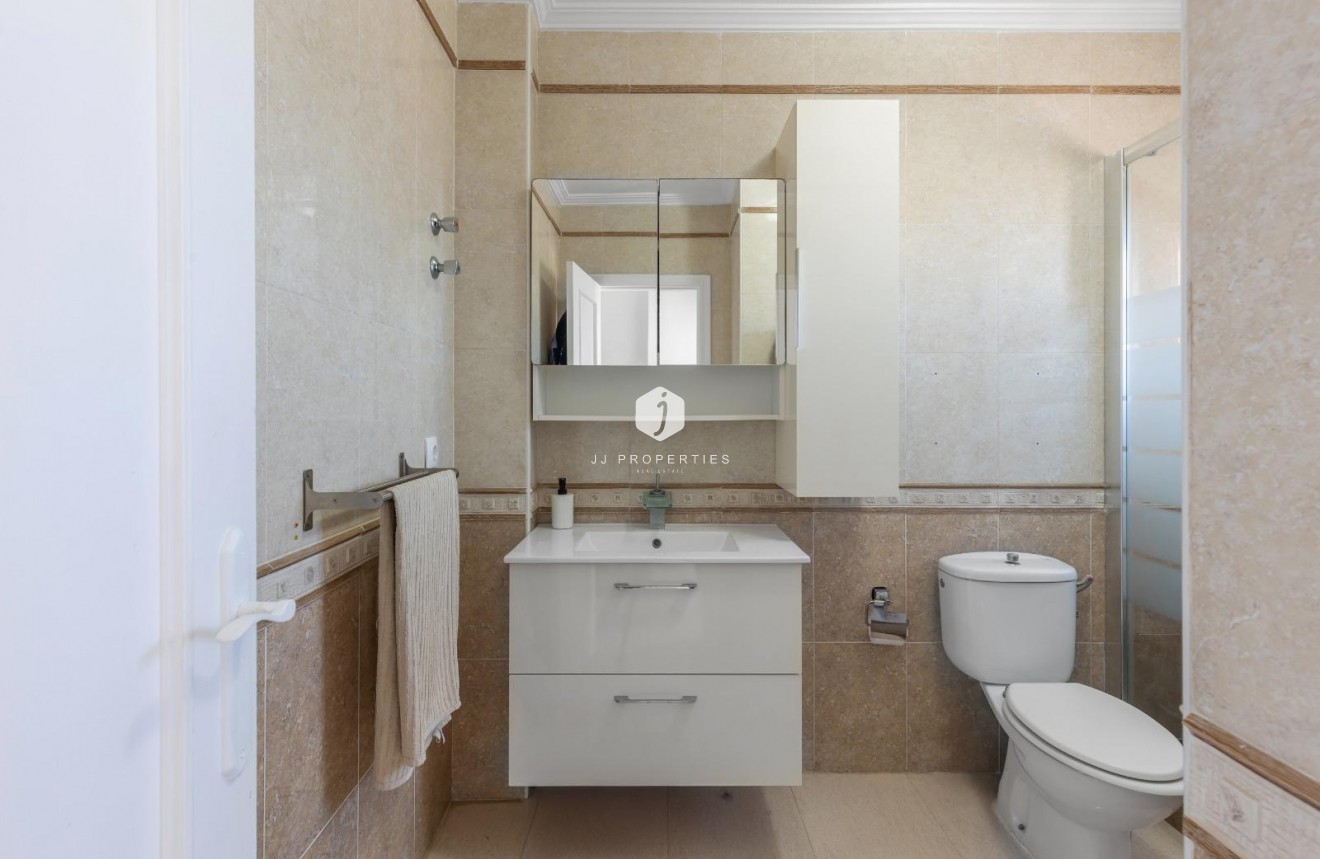 Z drugiej ręki - Szalet -
Orihuela Costa - Lomas De Cabo Roig-los Dolses