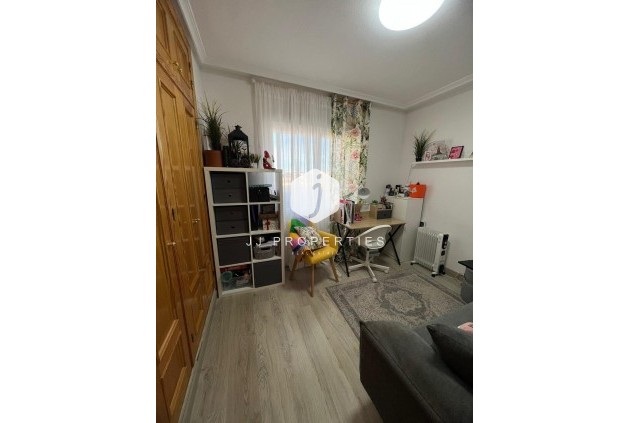 Tweedehands - Appartement / flat -
Torrevieja - aguas nuevas