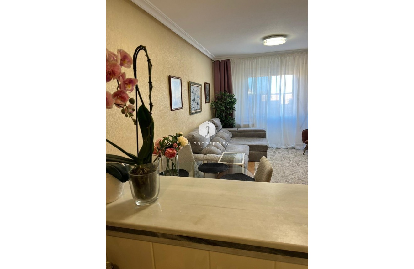 Tweedehands - Appartement / flat -
Torrevieja - aguas nuevas