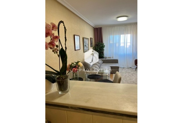 Tweedehands - Appartement / flat -
Torrevieja - aguas nuevas
