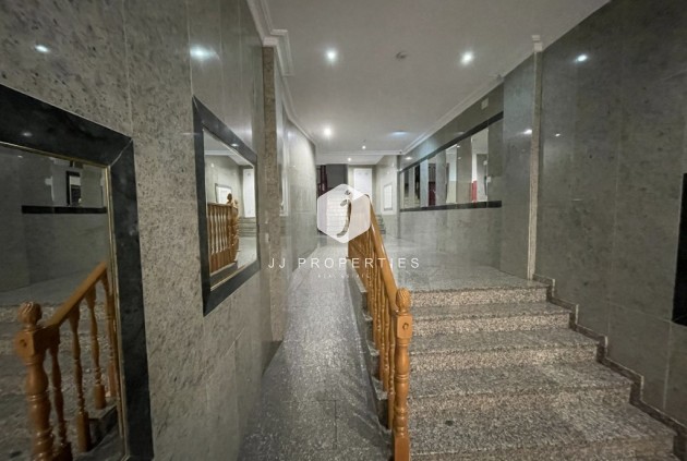 D'occasion - Appartement -
Torrevieja - Costa Blanca