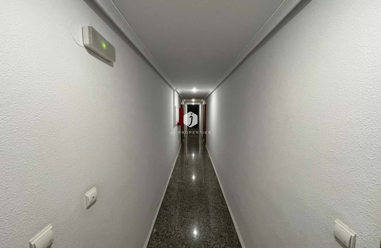 D'occasion - Appartement -
Torrevieja - Costa Blanca