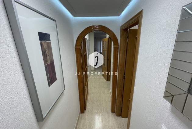D'occasion - Appartement -
Torrevieja - Costa Blanca