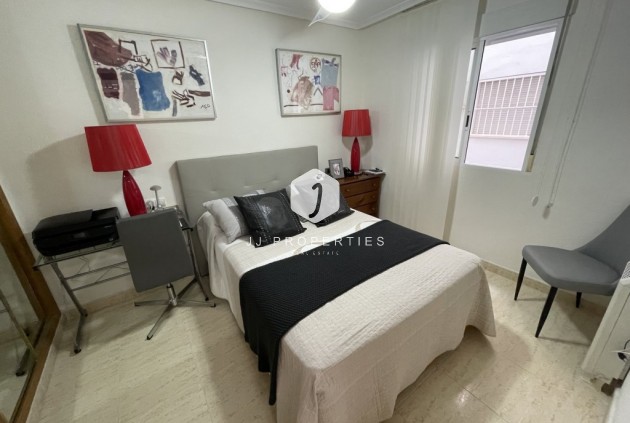 D'occasion - Appartement -
Torrevieja - Costa Blanca