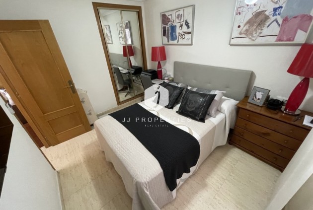 D'occasion - Appartement -
Torrevieja - Costa Blanca