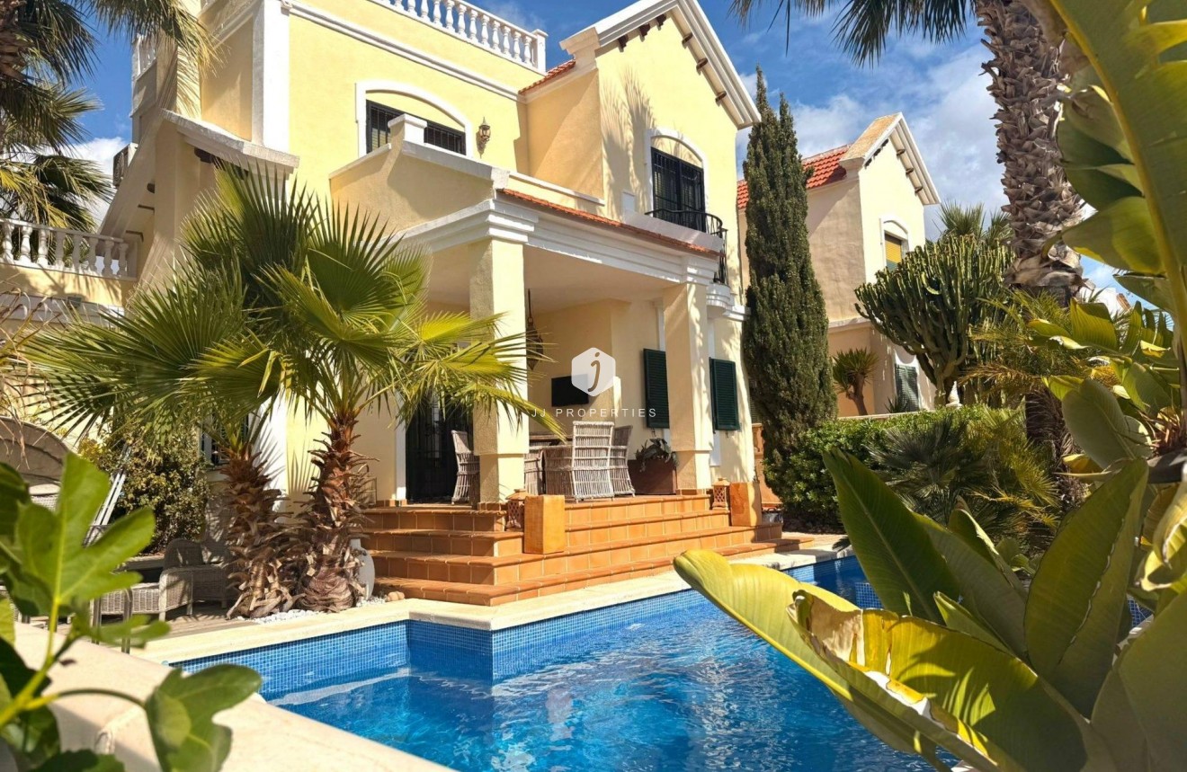 Z drugiej ręki - Villa -
Orihuela Costa - Lomas De Cabo Roig-los Dolses