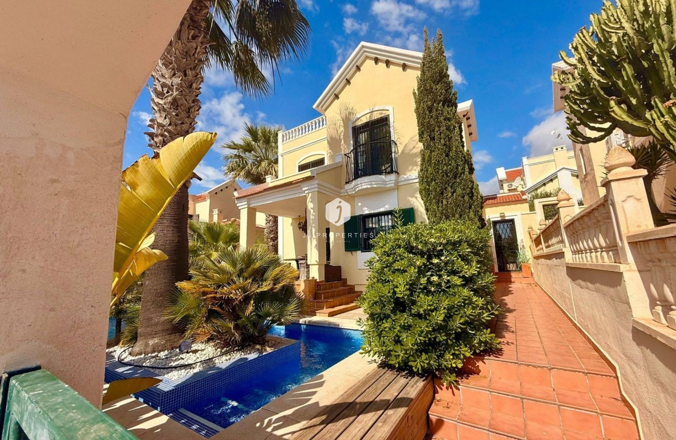 Z drugiej ręki - Villa -
Orihuela Costa - Lomas De Cabo Roig-los Dolses