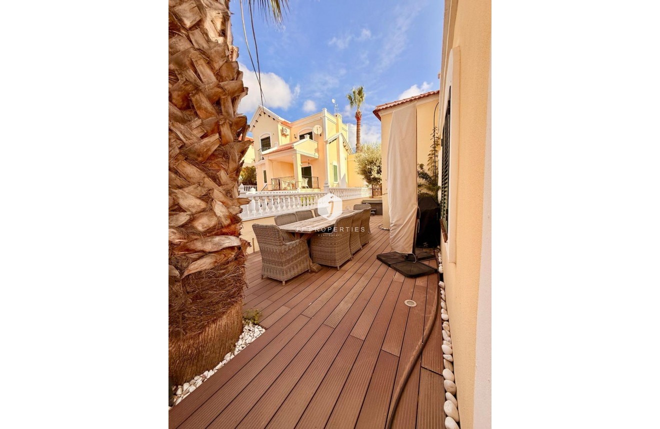 Z drugiej ręki - Villa -
Orihuela Costa - Lomas De Cabo Roig-los Dolses